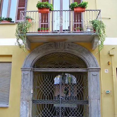 Contrada Dei Giardini *