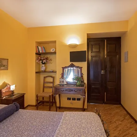 Contrada Dei Giardini